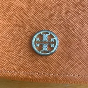 Tory Burch. Sunglass case.